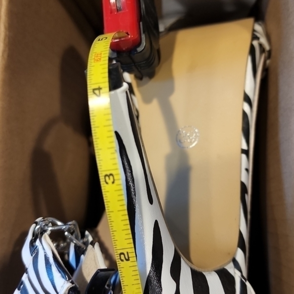 Brand New‎ Zebra Print Heels Size 39/ 8 US - Picture 6 of 6
